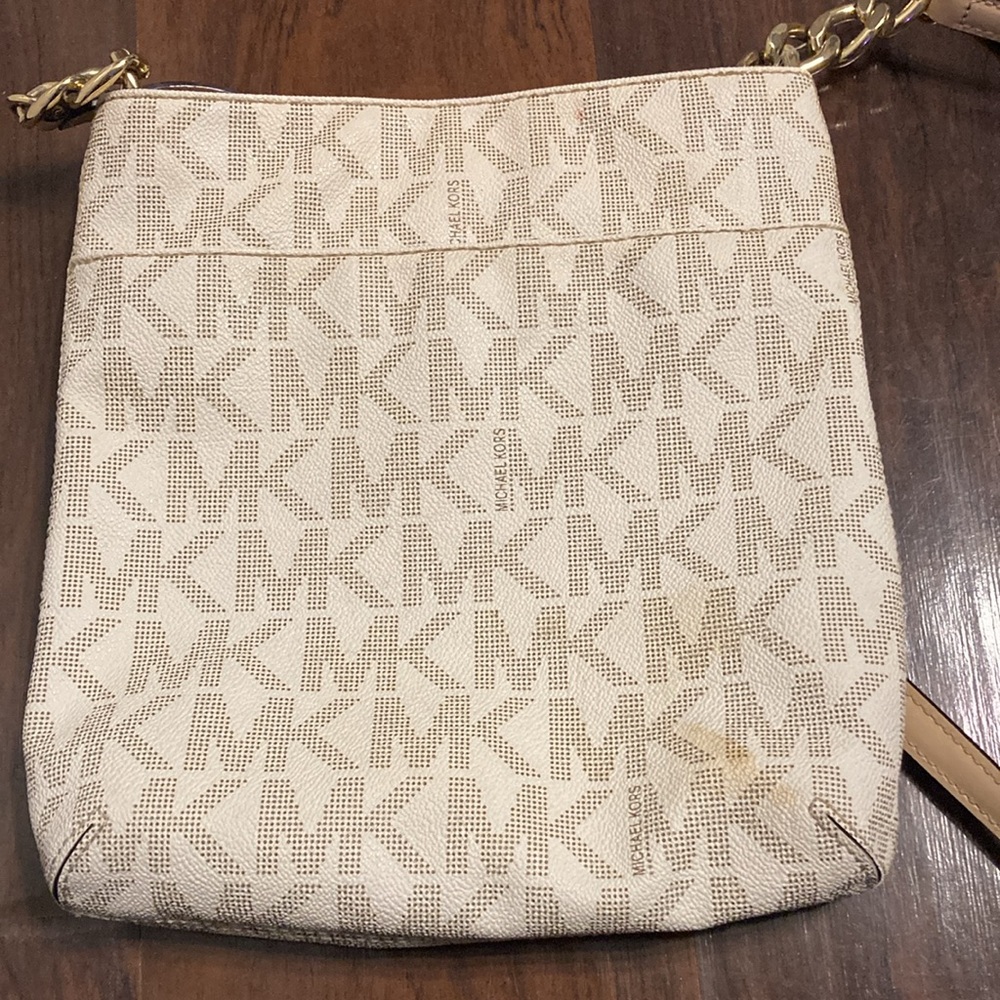 Michael Kors Handbag - Picture 6 of 9